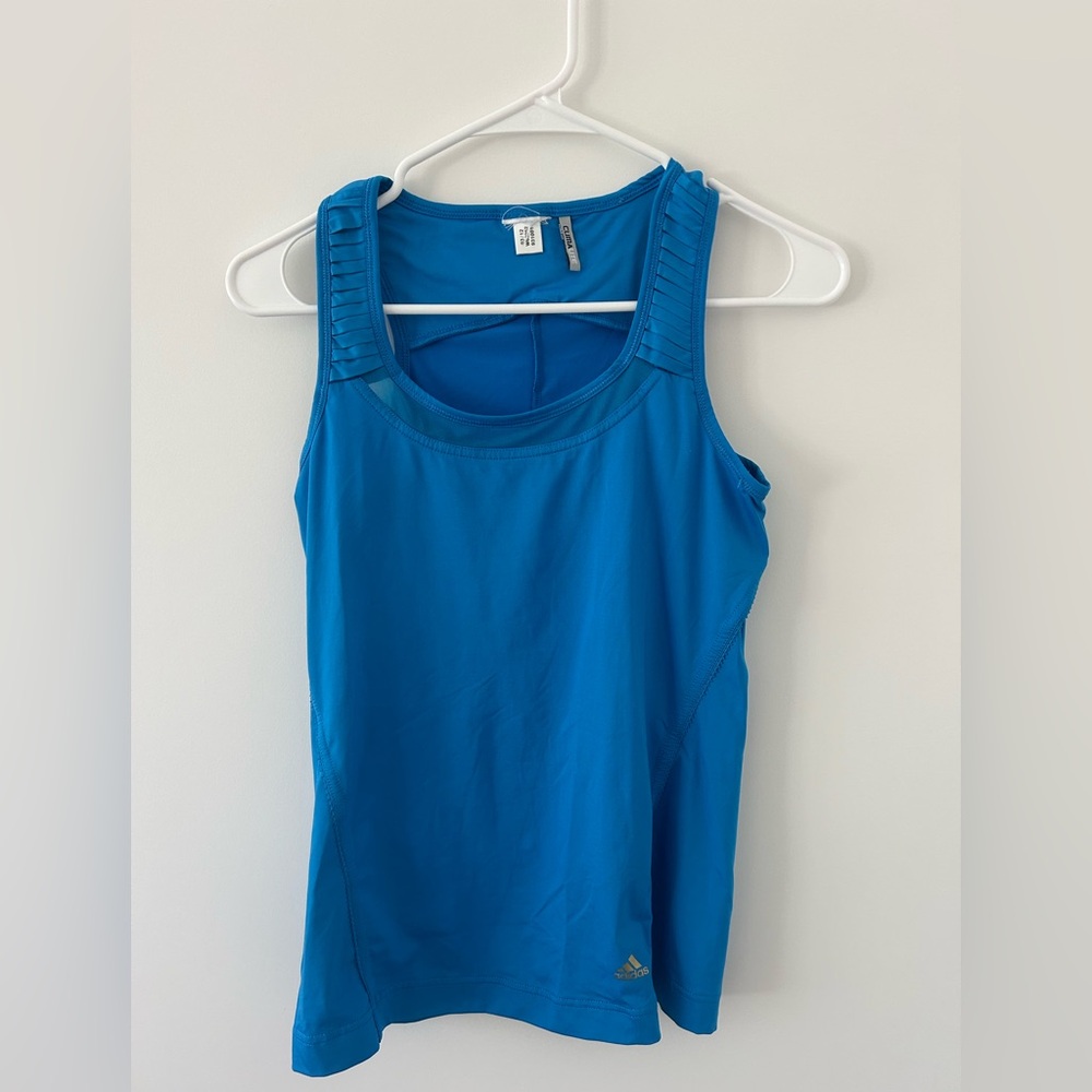 Blue Sleeveless Workout Top